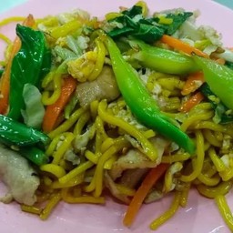 ผัดยากิโชบะ หมู,ไก่