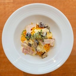 Tagliolini al Prosciutto Panna e Funghi