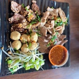 ก๋วยเตี๋ยวเรือถูกปากสาขาซอยมังกร