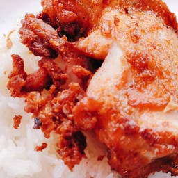 ไก่ทอดตั้งโต๊ะ ตลาดกำนันยงค์ ราชบุรี