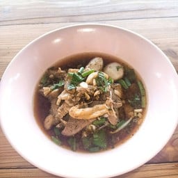 ร้านก๋วยเตี๋ยวกำนันเปี๊ยก ปทุมสายใน