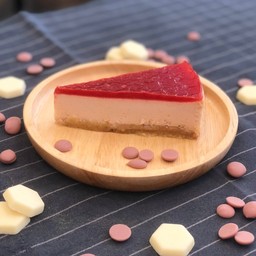 Strawberry bake cheesecake