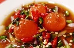 ยำไข่แดงเค็ม