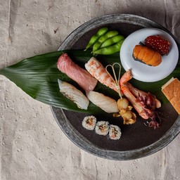 Premium sushi box