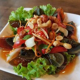 ยำไข่เยี่ยวม้า