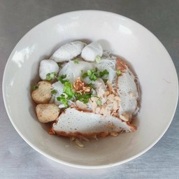 ก๋วยเตี๋ยวลูกชิ้นปลาน้ำใส..