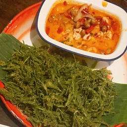 ยําชะอมกรอบกุ้งแซ่บ