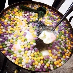 บัวลอยไข่หวานหน้าวราภรณ์
