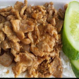 หมูกระเทียม