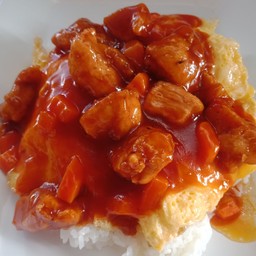 ข้าวไข่ข้นไก่ซอสแดง