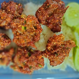 ข้าวลาบหมูทอด