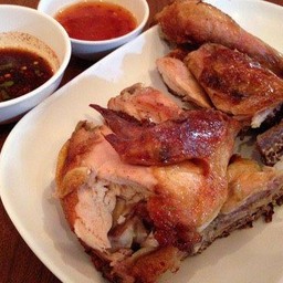 ไก่ย่างครึ่งตัว