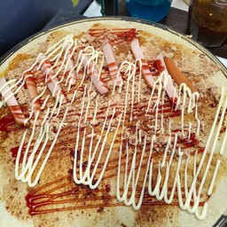 Pizza Sauce, Shredded Pork, Sausage, Imitation Crab