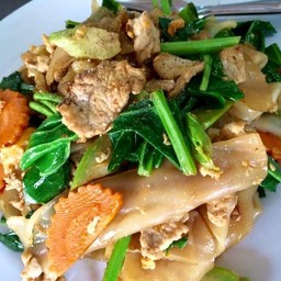 ผัดซีอิ๊วหมู