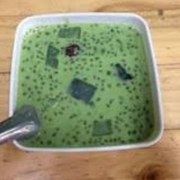 น้ำเต้าหู้ชาเขียวใส่เครื่อง