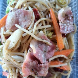 สปาเก็ตตี้เบค่อนพริกแห้ง