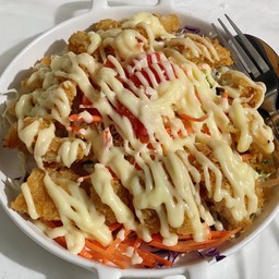 สลัดไก่ทอด