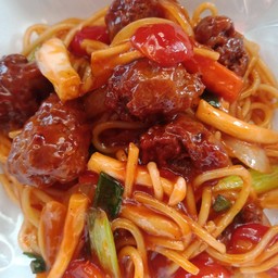 สปาเก็ตตี้หมูปั้นทอดซอสแดง