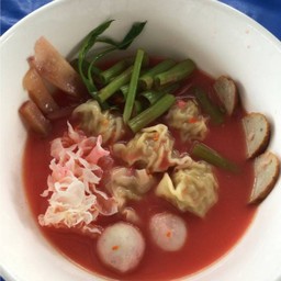 เกี๊ยวหมูเย็นตาโฟ