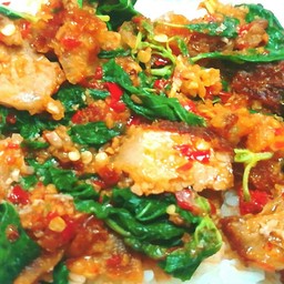 กะเพราหมูกรอบ++ แบบกับข้าว++