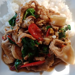 ข้าวกระเพรารวม