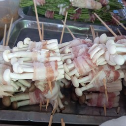 เห็ดหลินจือพันเบคอน