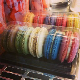 มาการอง