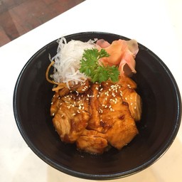 ข้าวหน้าแซลมอนเทริยากิ+ซุปมิโซะ