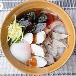 โจ๊กใข่ลวก+ใข่เค็ม+ใข่เยี่ยวม้า