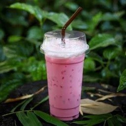 นมชมพูเย็น