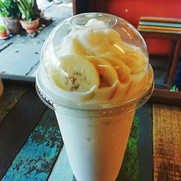 กล้วยนมสดปั่น