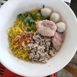 ก๋วยเตี๋ยวแห้ง หมู
