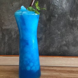 บลูโซดาปั่น