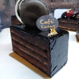 Dark Chocolate Soft Hazelnut Cake