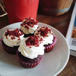 เรดเวลเว็ทมินิคัพเค้ก