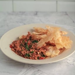 ก๋วยเตี๋ยวกรอบกะเพรา