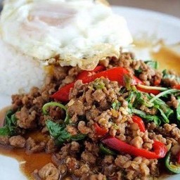 ข้าวกระเพราเนื้อสับ