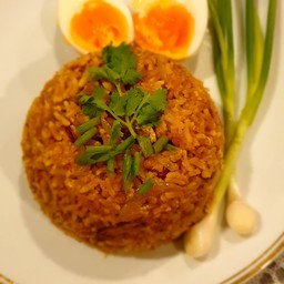 ข้าวผัดน้ำพริกเผาหมู