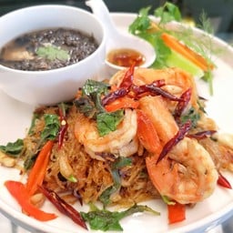 วุ้นเส้นผัดกะเพรากุ้งสด