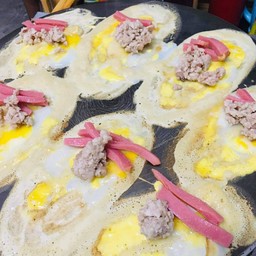 โตเกียว - ไข่หมูสับไส้กรอก