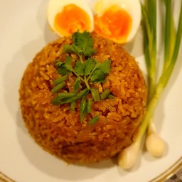 ข้าวผัดน้ำพริกเผาไก่