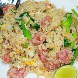 ข้าวผัดแหนม