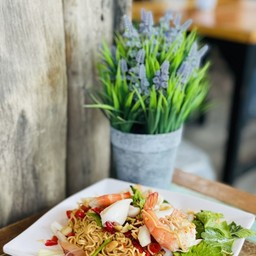 ยำมาม่าทะเล.