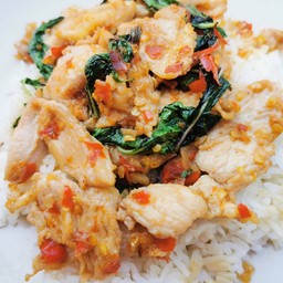 กระเพราไก่ เผ็ดคูณ 2