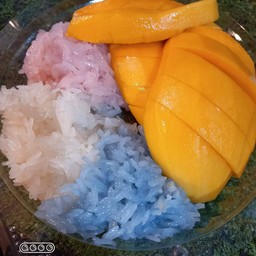 ขนมจีน ข้าวเหนียวมะม่วง และขนมหวาน เจ๊แสง ตลาดห้าแยก ม.เก่า ห้าแยก ม.ก่า