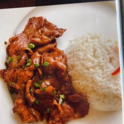 ข้าวเนื้อกระเทียม