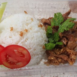 ข้าวกะเทียมต้องเลือกเนื้อสัตว์เองคะ