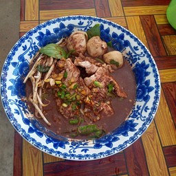 ก๋วยเตี๋ยวหมูน้ำตก