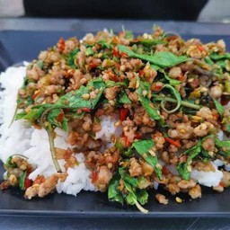 ข้าวราดกะเพรา