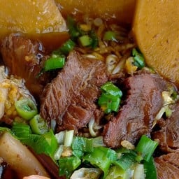 ก๋วยเตี๋ยวกองกีด&หมึกย่าง3ออ.Byเจ๊แอ้ว ท่ารั้ว